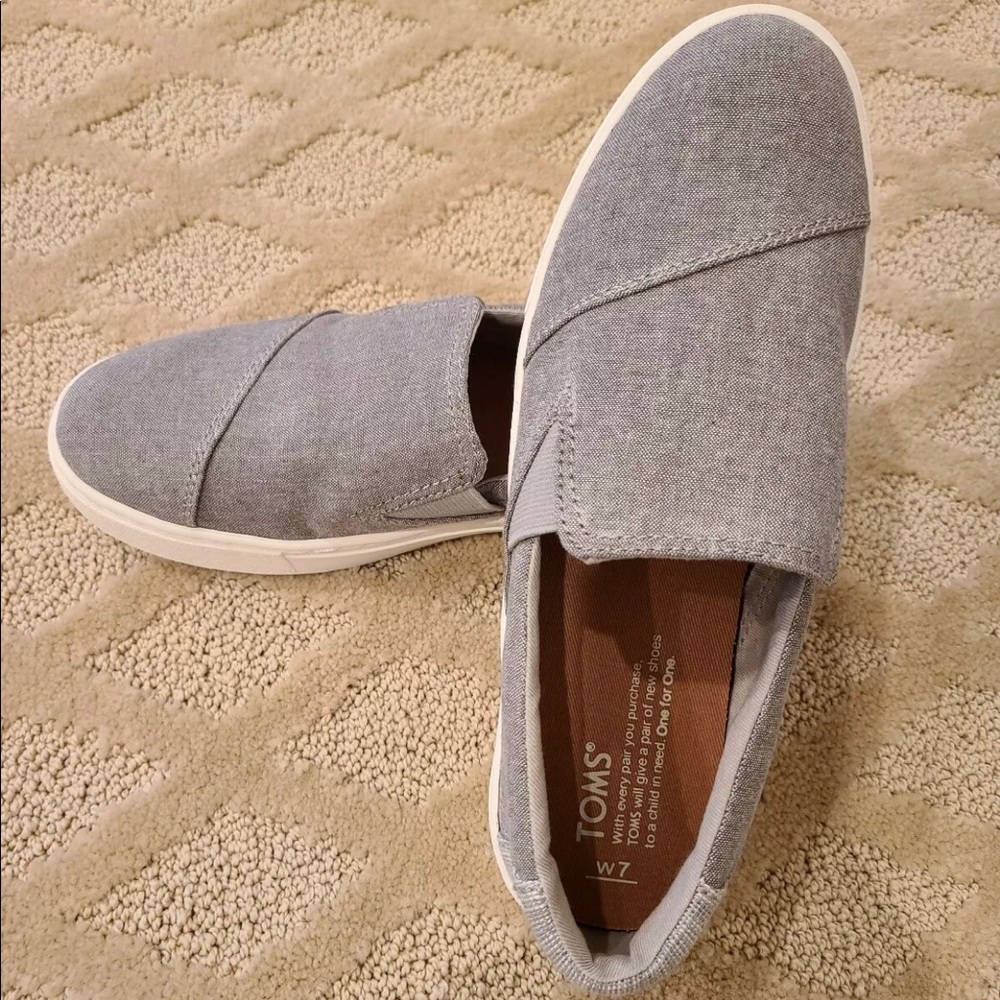 Toms